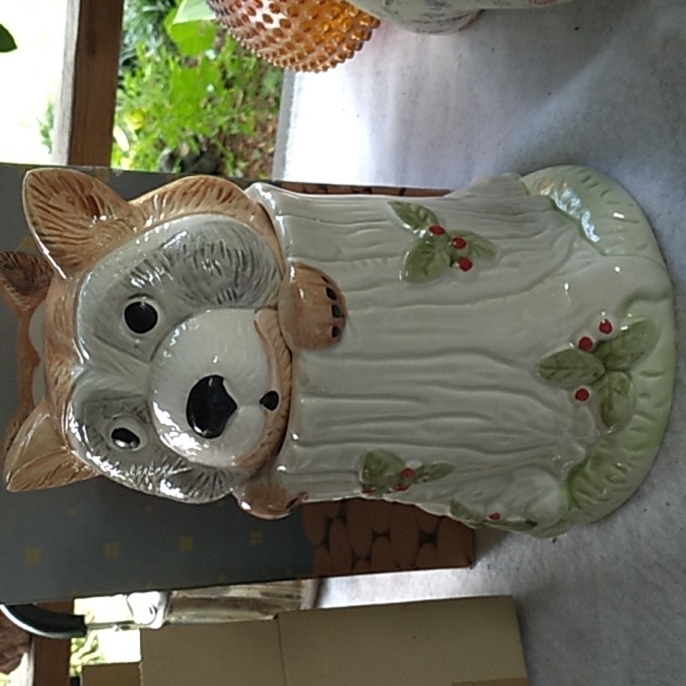 Vintage 1980s ceramic raccoon hand painted cookie jar